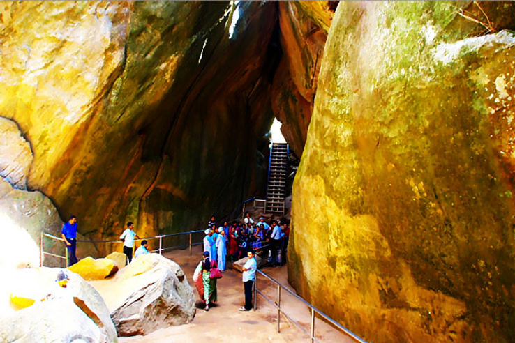 2. Edakkal Caves